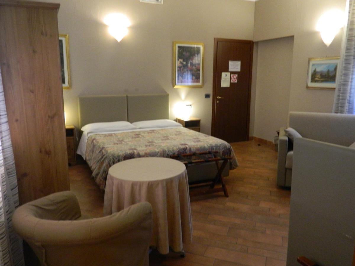 Osteria San Giuseppe Hotel Ceriano Laghetto Ngoại thất bức ảnh