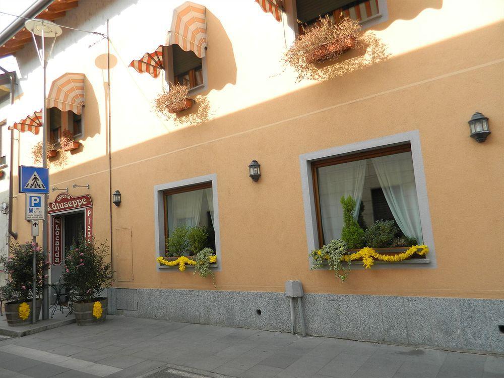 Osteria San Giuseppe Hotel Ceriano Laghetto Ngoại thất bức ảnh