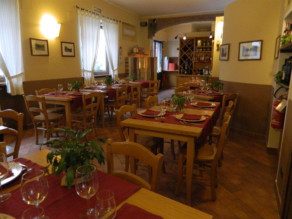 Osteria San Giuseppe Hotel Ceriano Laghetto Ngoại thất bức ảnh